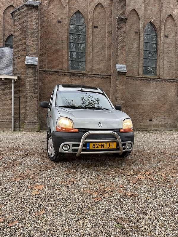 Grijs Gebruikt 2002 Renault Kangoo MPV | € 2.250 (Eerlijke prijs) - Afbeelding 1/4