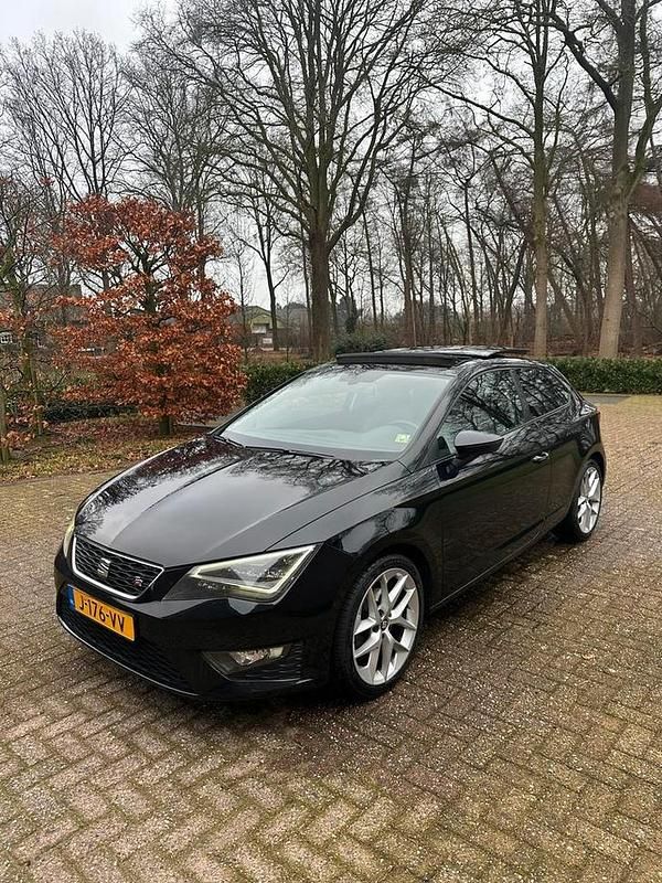Occasion Seat Leon FR 140 PK (102 kW) 2013 Zwart Stationwagen