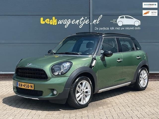 Groen, metallic lak Gebruikt 2016 Mini Cooper Countryman SUV | € 13.940 (Eerlijke prijs) - Afbeelding 1/4