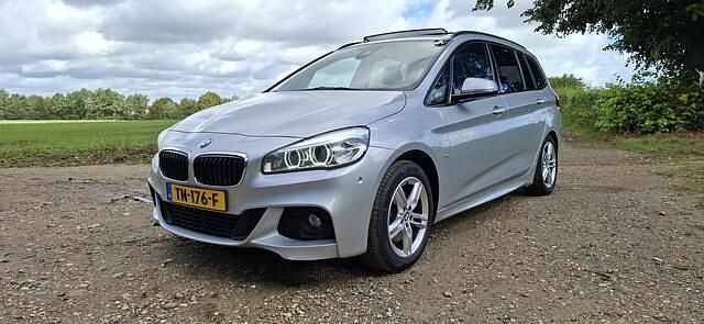 Grijs Gebruikt 2015 BMW 218 Gran Tourer M Sport MPV | € 11.950 (Eerlijke prijs) - Afbeelding 1/4