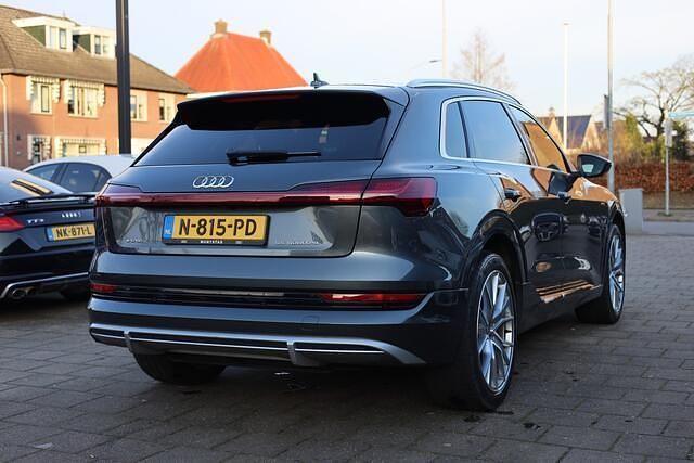 Occasion Audi e-tron S-Line 300 kW (408 PK) 2021 Grijs (metallic) SUV