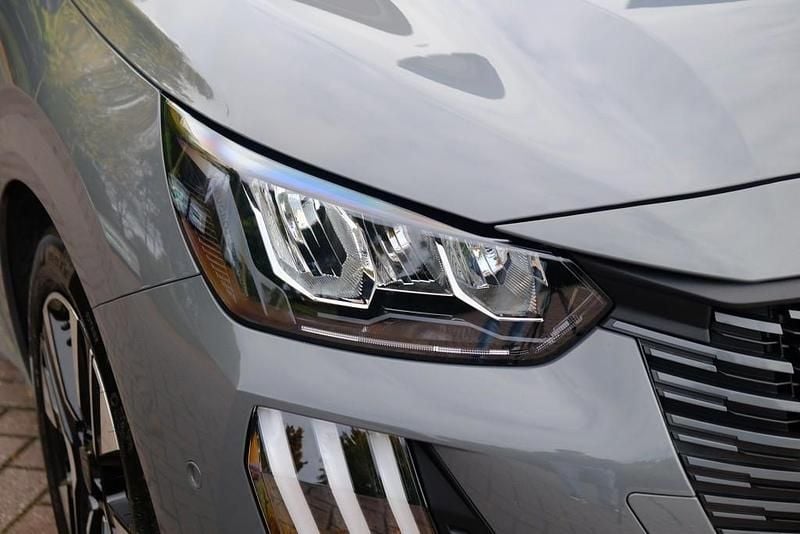 Occasion Peugeot 208 Allure 101 PK (74 kW) 2025 Grijs Hatchback