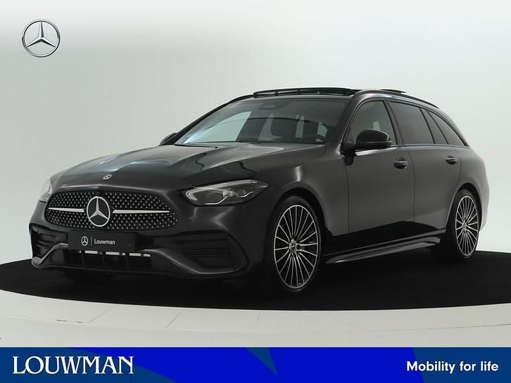 Grijs, metallic lak Nieuw 2025 Mercedes C180 Business Stationwagen | € 63.921 (Eerlijke prijs) - Afbeelding 1/4