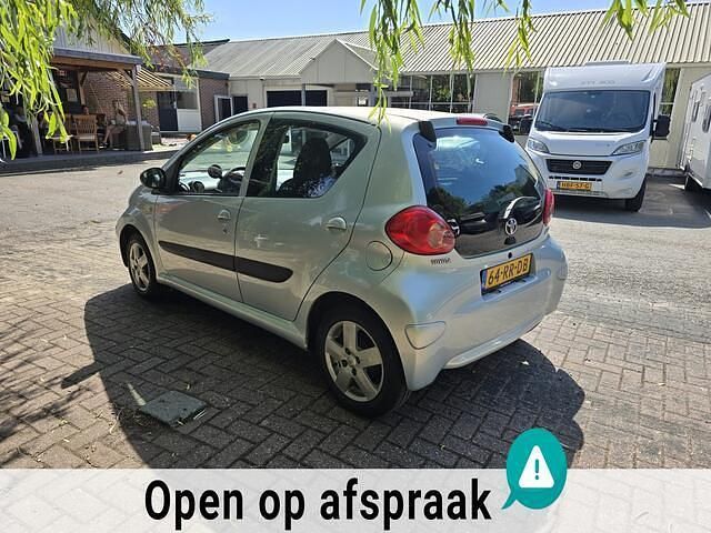 Occasion Toyota Aygo Sport 68 PK (50 kW) 2005 Blauw Hatchback
