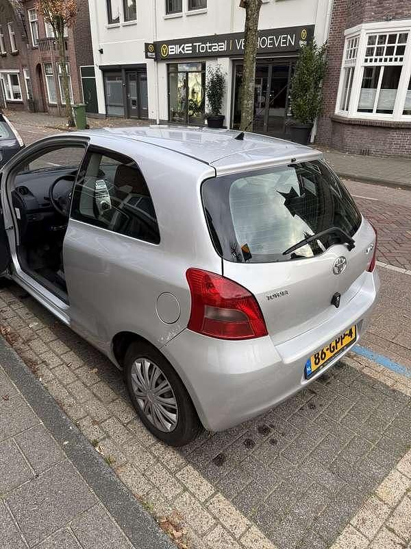 Occasion Toyota Yaris 69 PK (50 kW) 2008 Grijs MPV