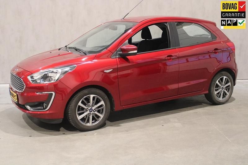 Rood Gebruikt 2018 Ford Ka Plus Trend Hatchback | € 8.795 (Eerlijke prijs) - Afbeelding 1/4