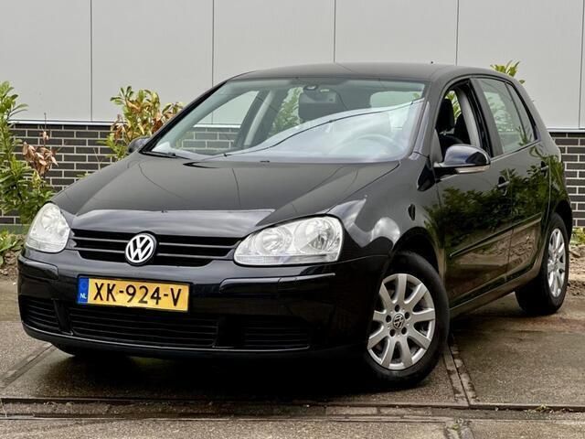 Zwart, metallic lak Gebruikt 2005 VW Golf IV Trendline Hatchback | € 2.950 (Iets duurder) - Afbeelding 1/4