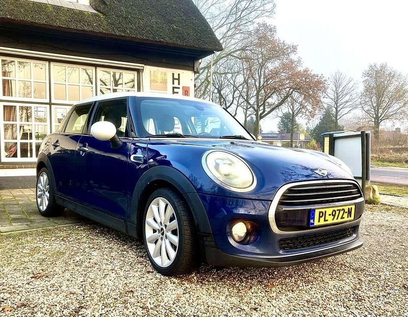 Blauw Gebruikt 2017 Mini Cooper Hatchback | € 9.900 - Afbeelding 1/4