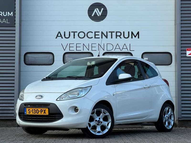 Wit, metallic lak Gebruikt 2010 Ford Ka Titanium Hatchback | € 2.950 - Afbeelding 1/4