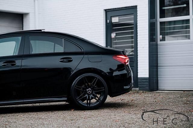 Occasion Mercedes A200 AMG 163 PK (119 kW) 2019 Zwart Sedan