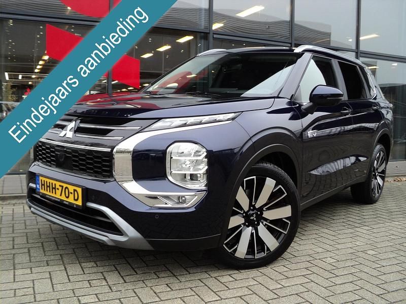 Blauw Gebruikt 2025 Mitsubishi Outlander Edition SUV | € 49.845 - Afbeelding 1/4