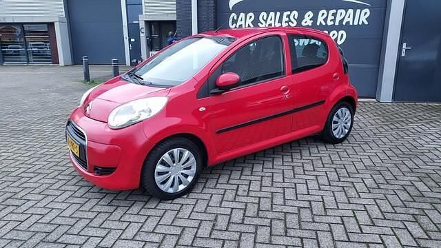 Rood Occasion 2009 Citroën C1 Hatchback | € 1.450 (Eerlijke prijs) - Afbeelding 1/4