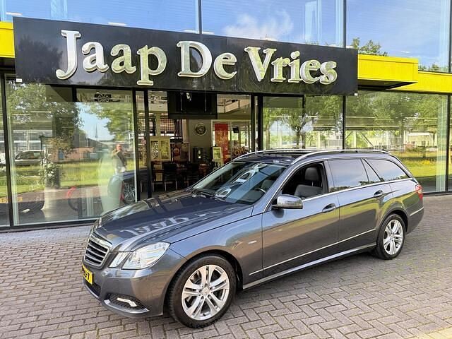 Grijs Gebruikt 2010 Mercedes E250 Avantgarde Stationwagen | € 13.750 (Iets duurder) - Afbeelding 1/4