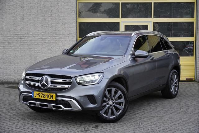 Grijs Gebruikt 2020 Mercedes GLC200 Business SUV | € 31.950 - Afbeelding 1/4