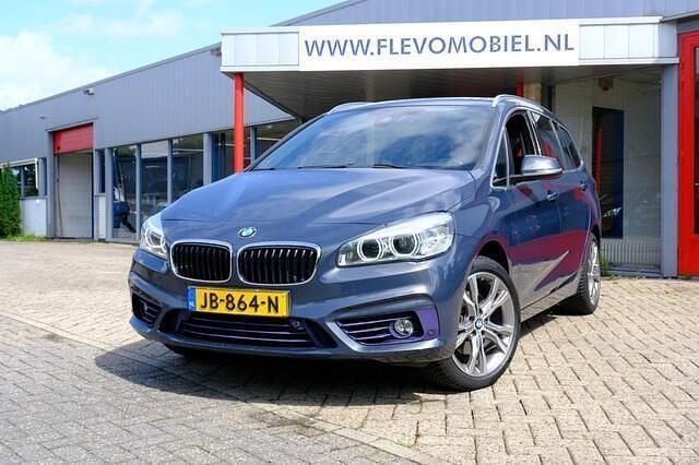 Grijs Gebruikt 2016 BMW 218 Sport Line MPV | € 16.950 (Iets duurder) - Afbeelding 1/4