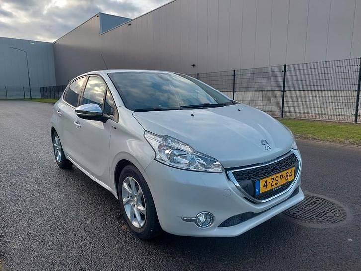Occasion Peugeot 208 Style 81 PK (59 kW) 2015 Wit Hatchback