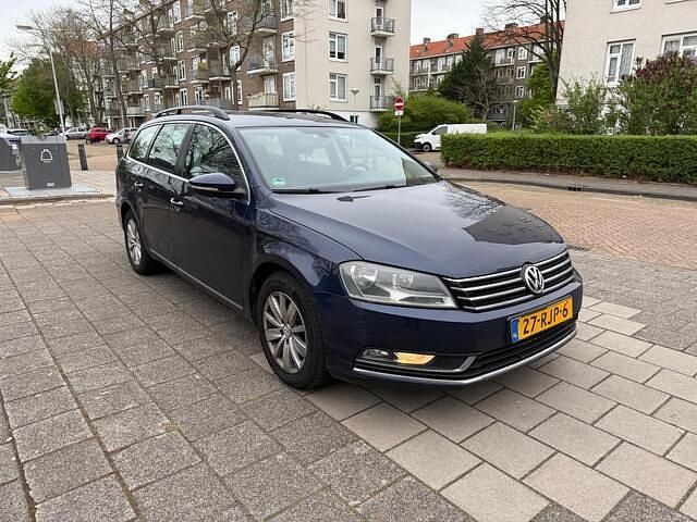 Blauw Gebruikt 2011 VW Passat Comfortline Stationwagen | € 3.100 (Super prijs) - Afbeelding 1/4