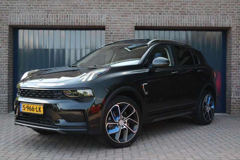 Zwart Gebruikt 2023 Lynk & Co 01 SUV | € 27.450 (Eerlijke prijs) - Afbeelding 1/4