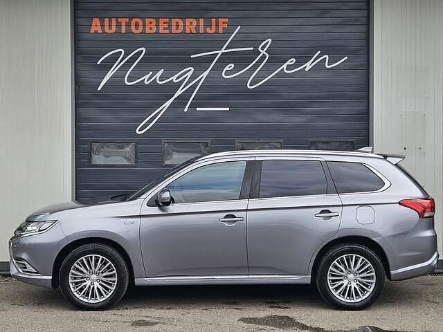 Grijs Gebruikt 2019 Mitsubishi Outlander Instyle SUV | € 16.450 (Goede deal) - Afbeelding 1/4