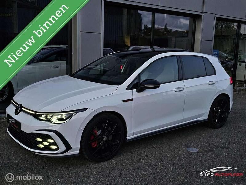 Wit Gebruikt 2021 VW Golf VIII Style Hatchback | € 31.995 (Eerlijke prijs) - Afbeelding 1/4