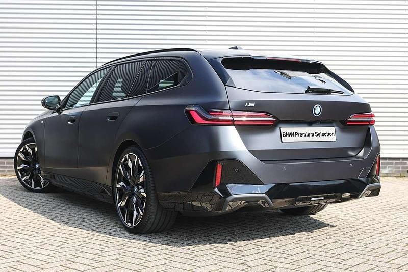 Occasion BMW i5 M Sport 250 kW (340 PK) 2025 Grijs Stationwagen