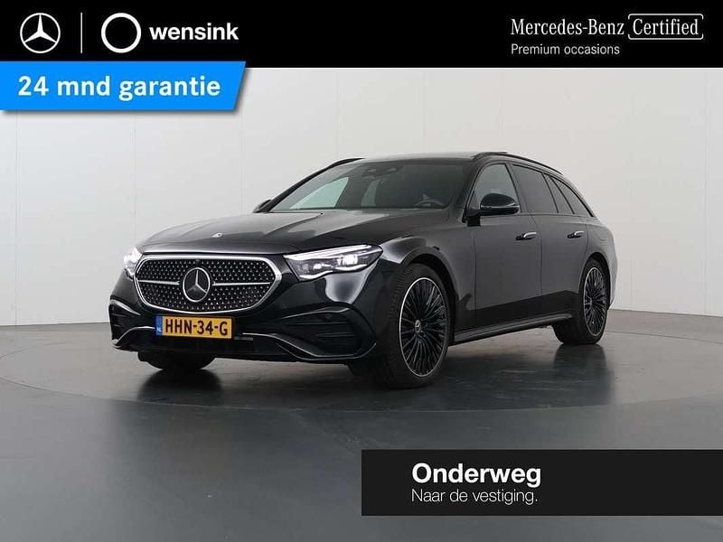 Zwart Gebruikt 2024 Mercedes E300 Exclusive Stationwagen | € 71.850 - Afbeelding 1/4
