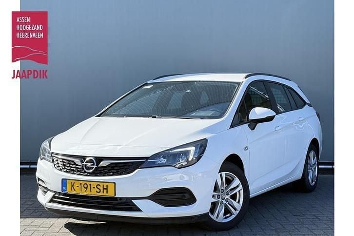 Wit Gebruikt 2021 Opel Astra Edition Stationwagen | € 10.444 (Eerlijke prijs) - Afbeelding 1/3