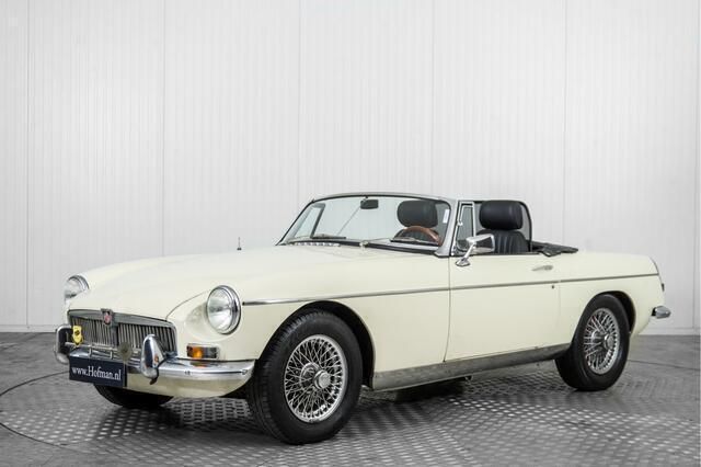 Wit Gebruikt 1967 MG B Cabriolet | € 16.900 - Afbeelding 1/4