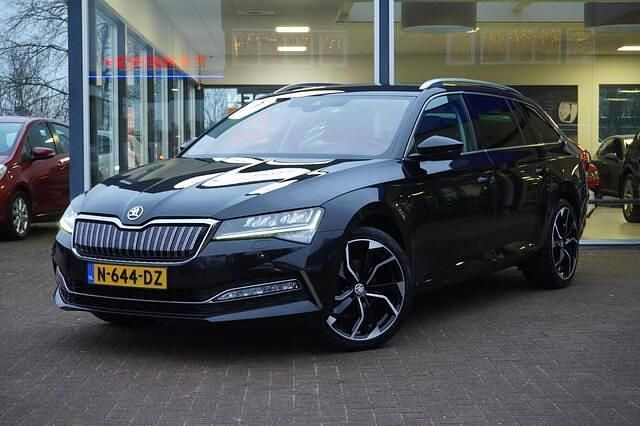 Zwart Gebruikt 2021 Skoda Superb Business Line Stationwagen | € 18.950 (Goede deal) - Afbeelding 1/4