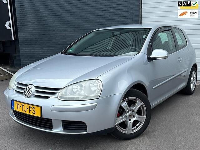Grijs Gebruikt 2006 VW Golf V Trendline Hatchback | € 1.450 (Eerlijke prijs) - Afbeelding 1/4