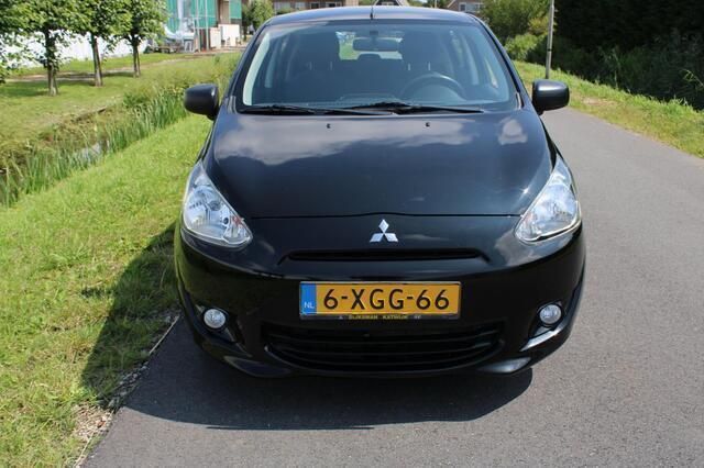 Occasion Mitsubishi Space Star 71 PK (52 kW) 2013 Zwart Hatchback