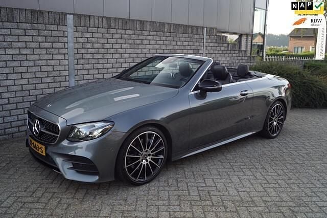 Grijs, metallic lak Gebruikt 2019 Mercedes E200 Premium Plus Cabriolet | € 39.850 (Eerlijke prijs) - Afbeelding 1/4