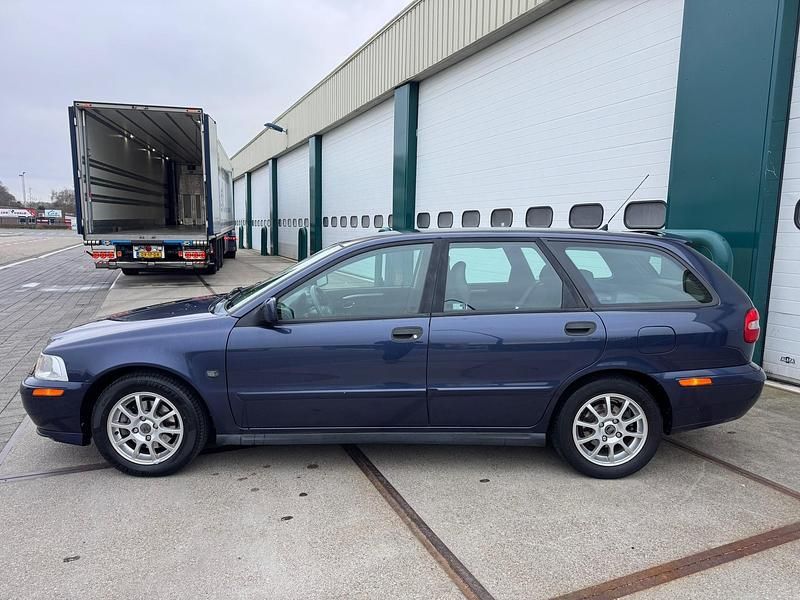 Occasion Volvo V40 123 PK (90 kW) 2003 Blauw Stationwagen