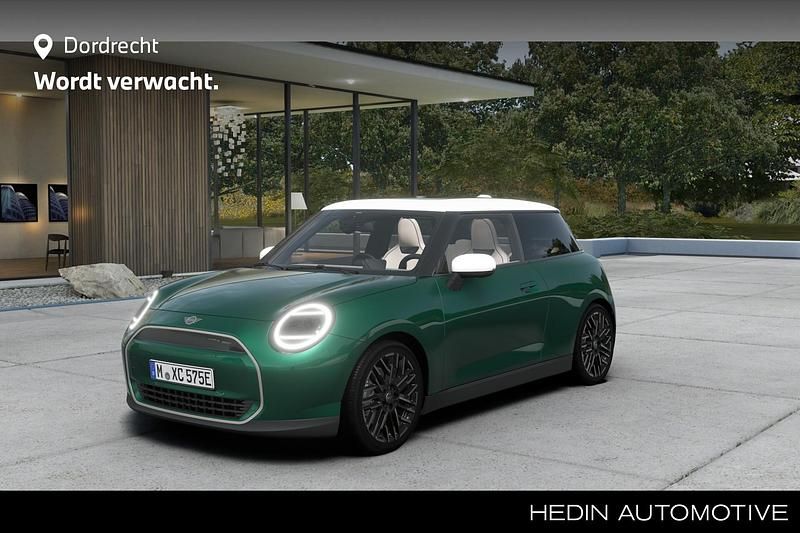 Occasion Mini Cooper Favoured 114 kW (156 PK) 2025 Groen (metallic) Hatchback