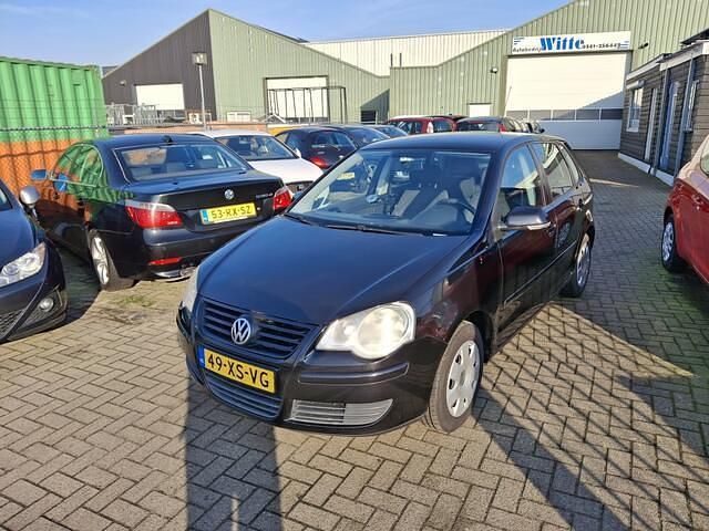 Zwart Occasion 2007 VW Polo Hatchback | € 2.500 (Iets duurder) - Afbeelding 1/4