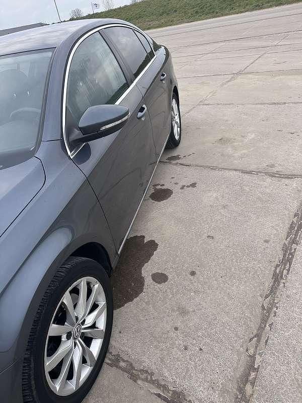 Grijs Gebruikt 2014 VW Passat Highline Sedan | € 11.500 (Eerlijke prijs) - Afbeelding 1/4