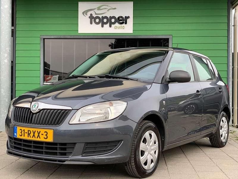Grijs Gebruikt 2011 Skoda Fabia Comfort Hatchback | € 3.995 (Eerlijke prijs) - Afbeelding 1/4