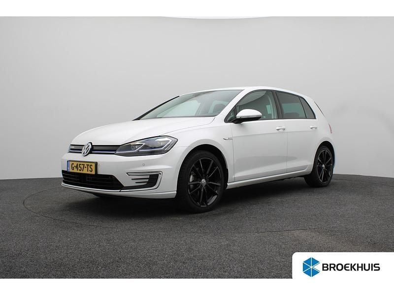 Wit Gebruikt 2019 VW e-Golf Hatchback | € 15.395 - Afbeelding 1/4