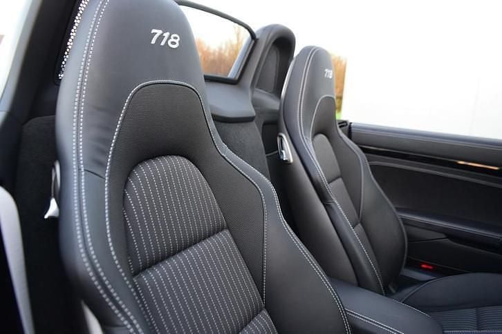 Occasion Porsche 718 Boxster Sport 301 PK (221 kW) 2023 Grijs Cabriolet