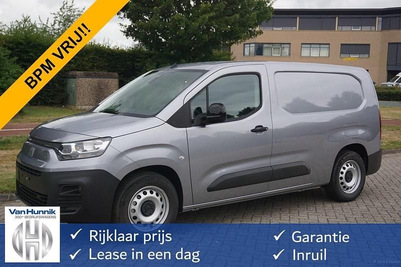 Zilver (metallic) Nieuw 2025 Fiat e-Doblò L2 50 kWh MPV | € 22.850 - Afbeelding 1/4