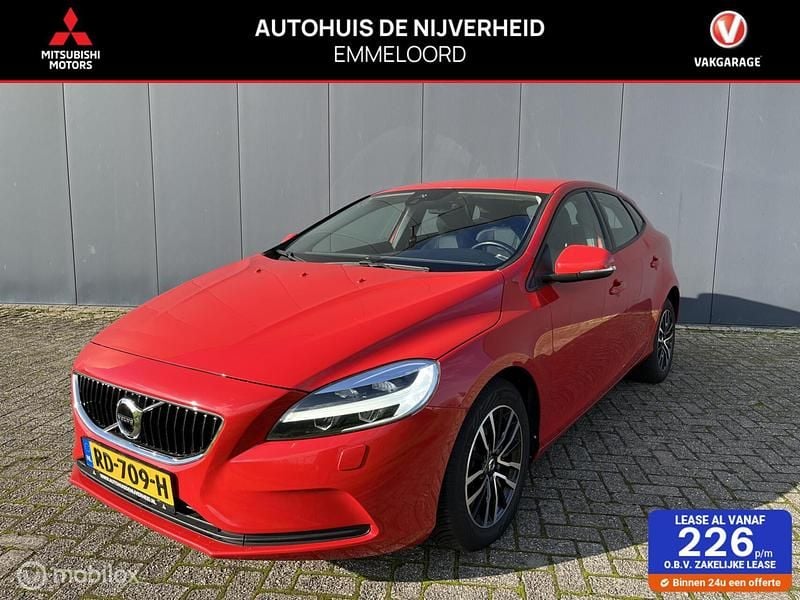 Rood Gebruikt 2017 Volvo V40 Stationwagen | € 13.950 (Goede deal) - Afbeelding 1/4