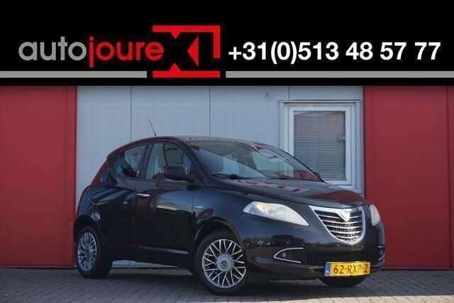 Zwart Gebruikt 2011 Lancia Ypsilon Silver Hatchback | € 3.950 (Eerlijke prijs) - Afbeelding 1/4