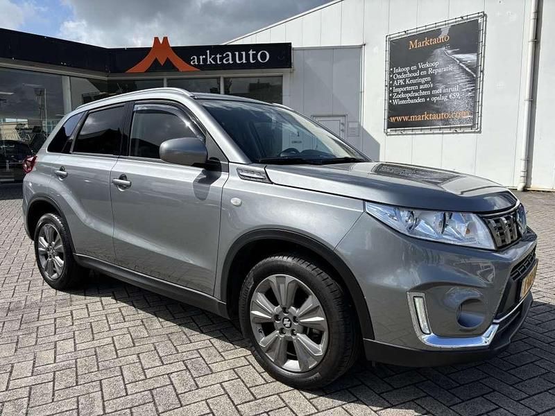 Grijs Gebruikt 2019 Suzuki Vitara SUV | € 20.940 (Eerlijke prijs) - Afbeelding 1/3