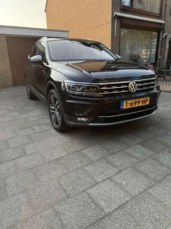 Zwart Gebruikt 2018 VW Tiguan R SUV | € 32.250 (Iets duurder) - Afbeelding 1/4