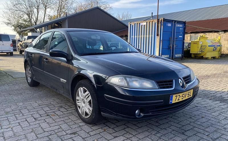 Zwart Occasion 2006 Renault Laguna II Hatchback | € 750 - Afbeelding 1/4