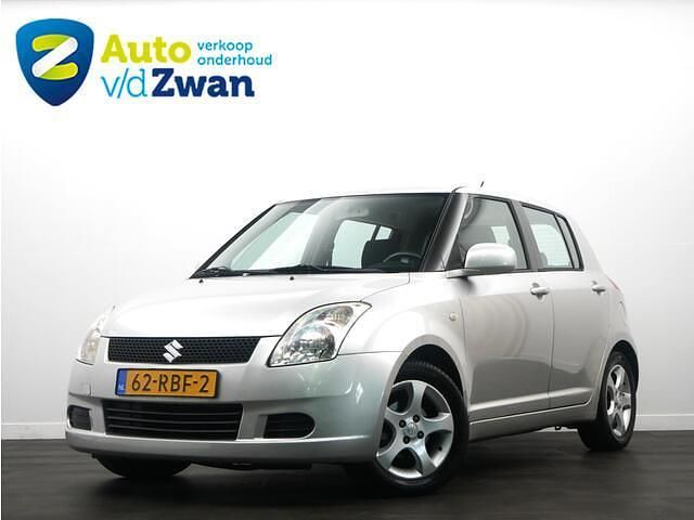 Grijs Gebruikt 2007 Suzuki Swift Hatchback | € 2.750 (Eerlijke prijs) - Afbeelding 1/4