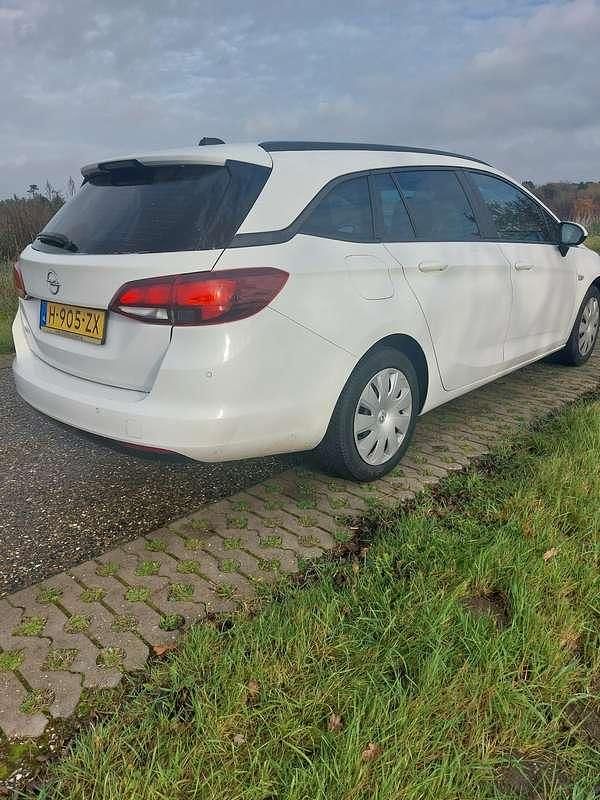 Wit Gebruikt 2020 Opel Astra Edition Stationwagen | € 10.450 (Goede deal) - Afbeelding 1/4