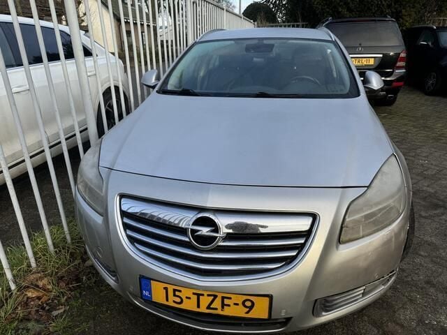 Grijs Gebruikt 2012 Opel Insignia Business Edition Stationwagen | € 1.999 (Duur) - Afbeelding 1/4