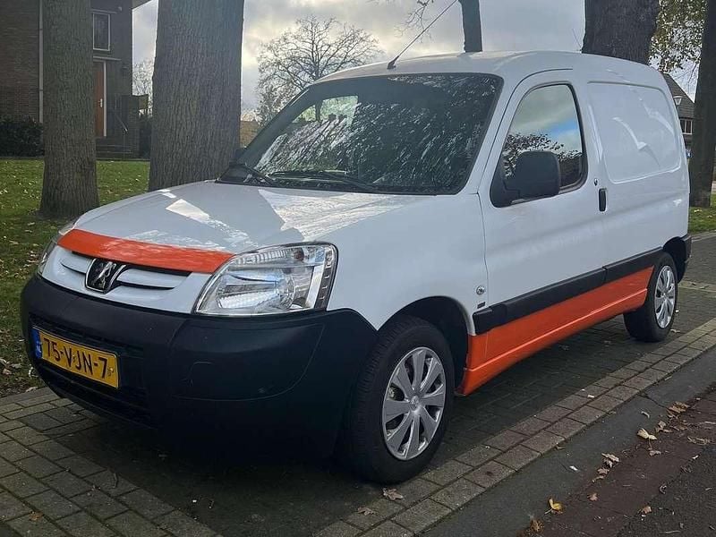 Wit Occasion 2007 Peugeot Partner MPV | € 2.350 (Eerlijke prijs) - Afbeelding 1/4