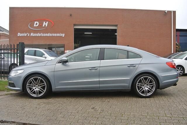 Grijs Occasion 2009 VW Passat Sedan | € 3.899 (Goede deal) - Afbeelding 1/4